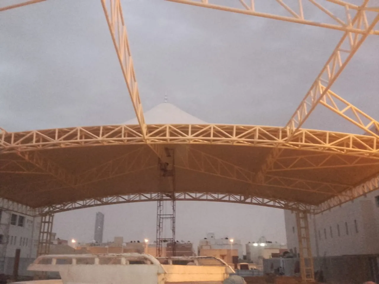   مظلات  متنوعة 